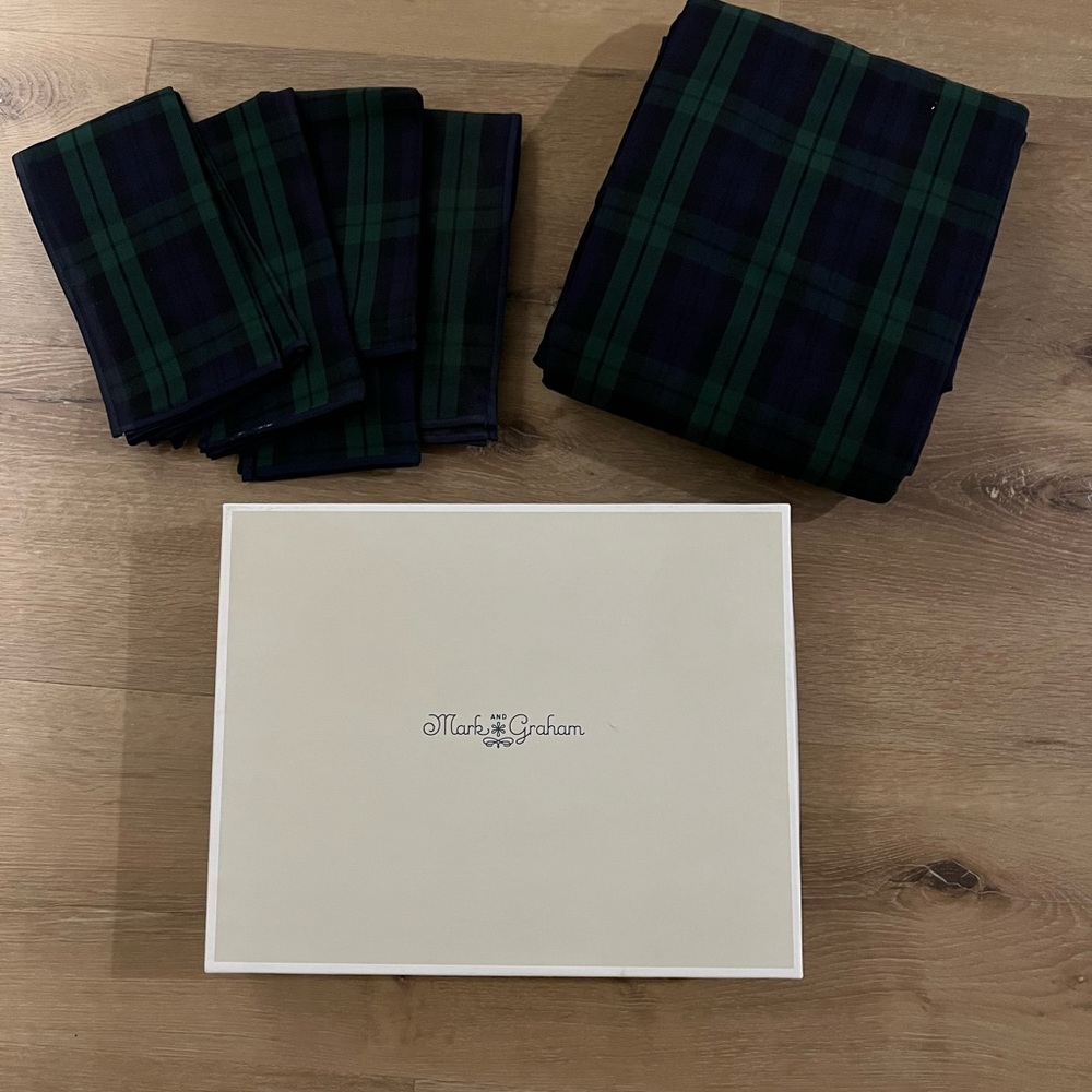 Mark and Graham Tablecloth & Napkin Set NEW